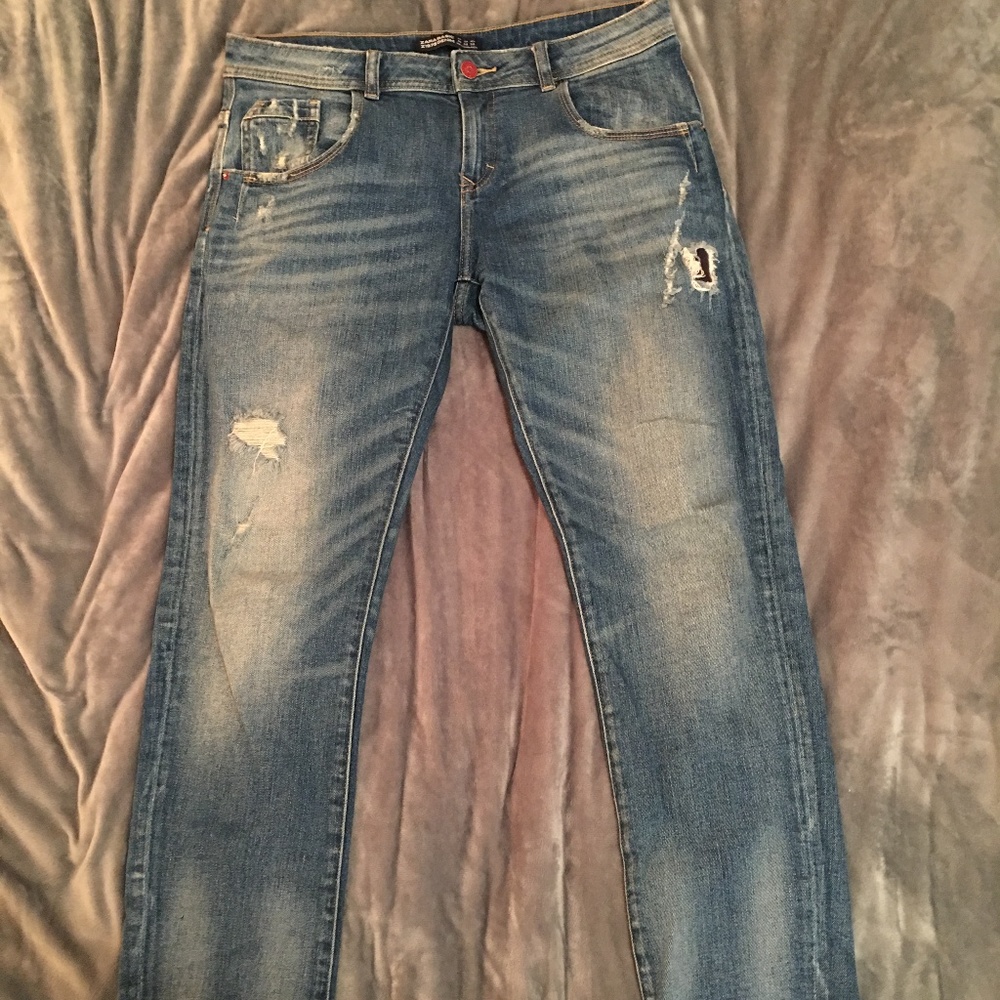 Ankle Crop Lightly Distressed Jeans